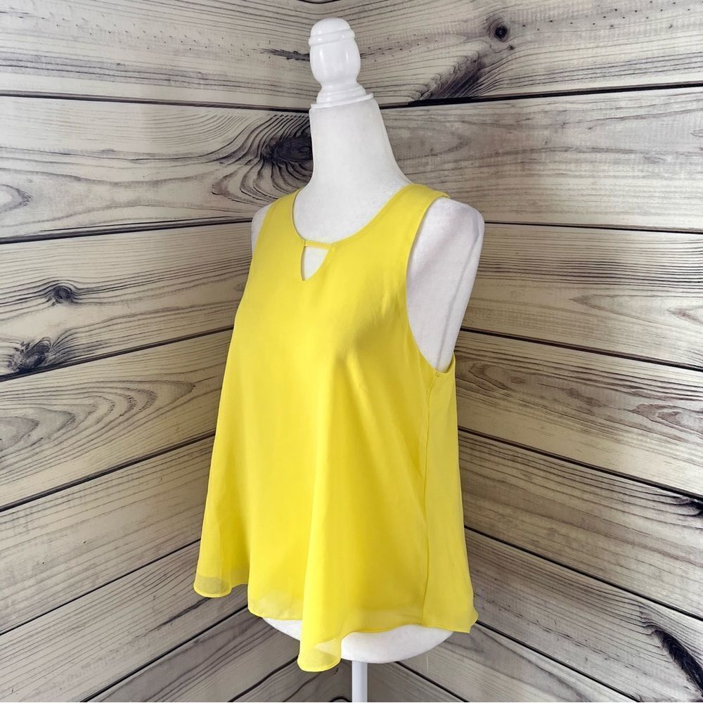 E&M Yellow Keyhole Cutout Relaxed Fit Tank Top